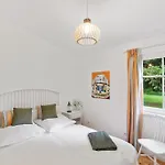 Tatil Evi Idylisches Mit Reh