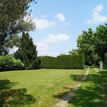 Tatil Evi Idylisches Mit Reh *