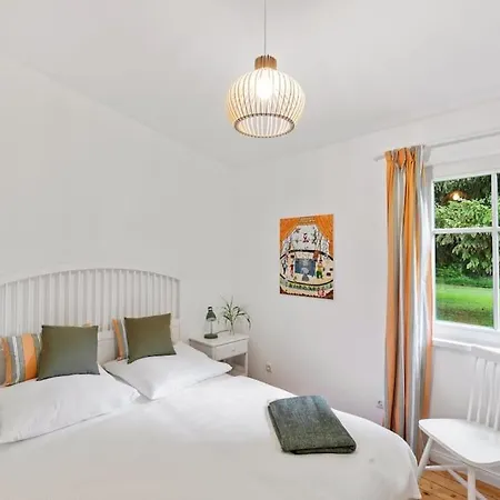 Tatil Evi Idylisches Mit Reh